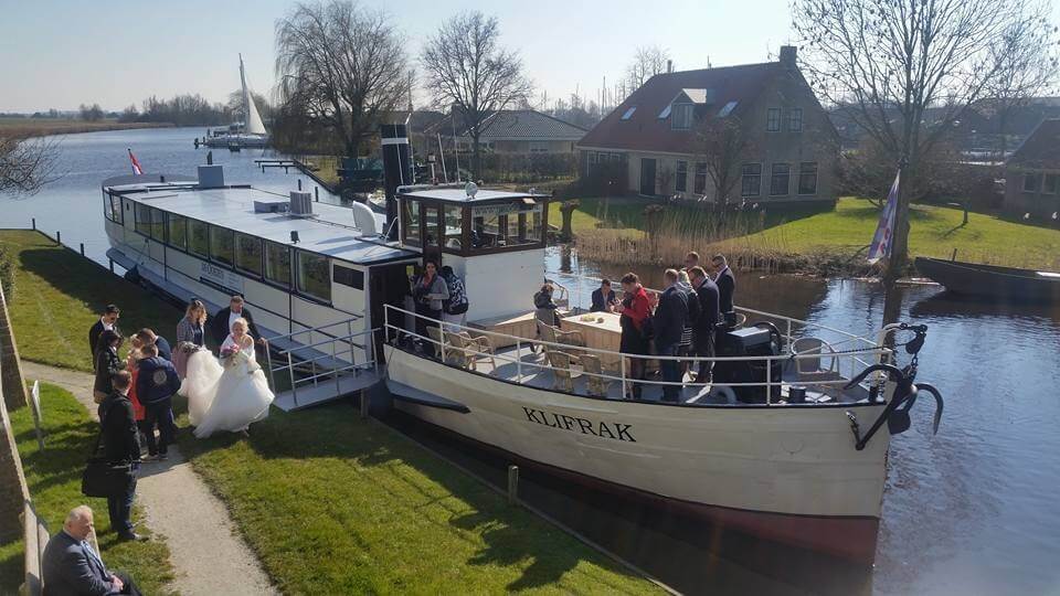 Huwelijksbootje Friesland - de-oorden-trouwfoto-3