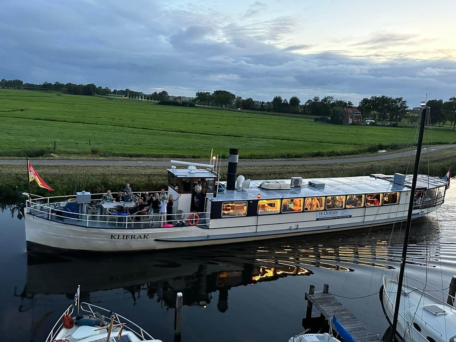Rondvaart Grou - bedrijfsuitje_varen